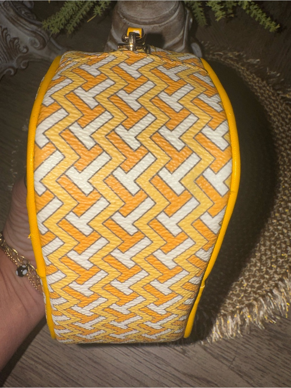NWOT Tory Burch Yellow and Cream Leather Pouch ⭐️ - Picture 4 of 5